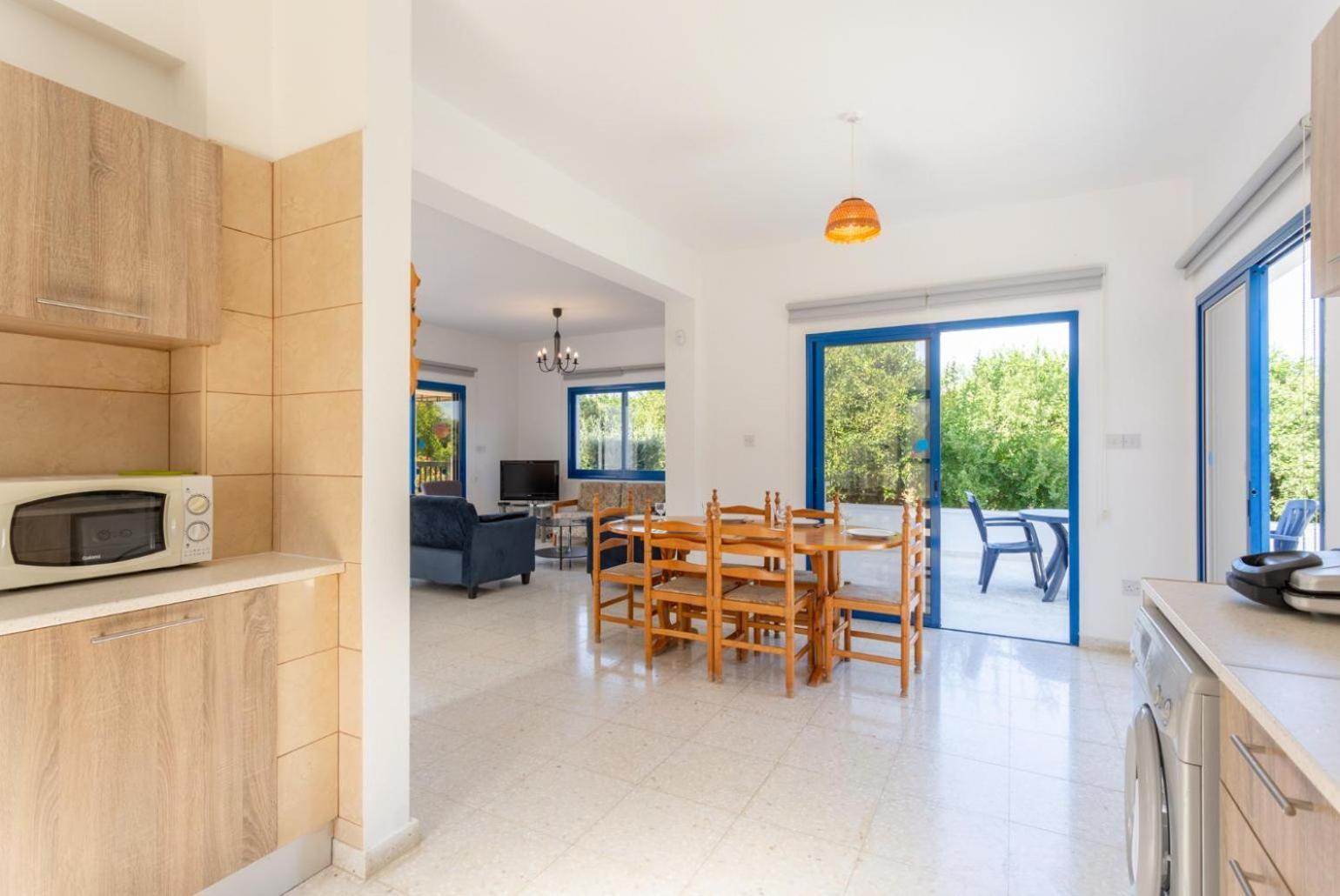 Villa Charoula Pente Paphos Exteriör bild