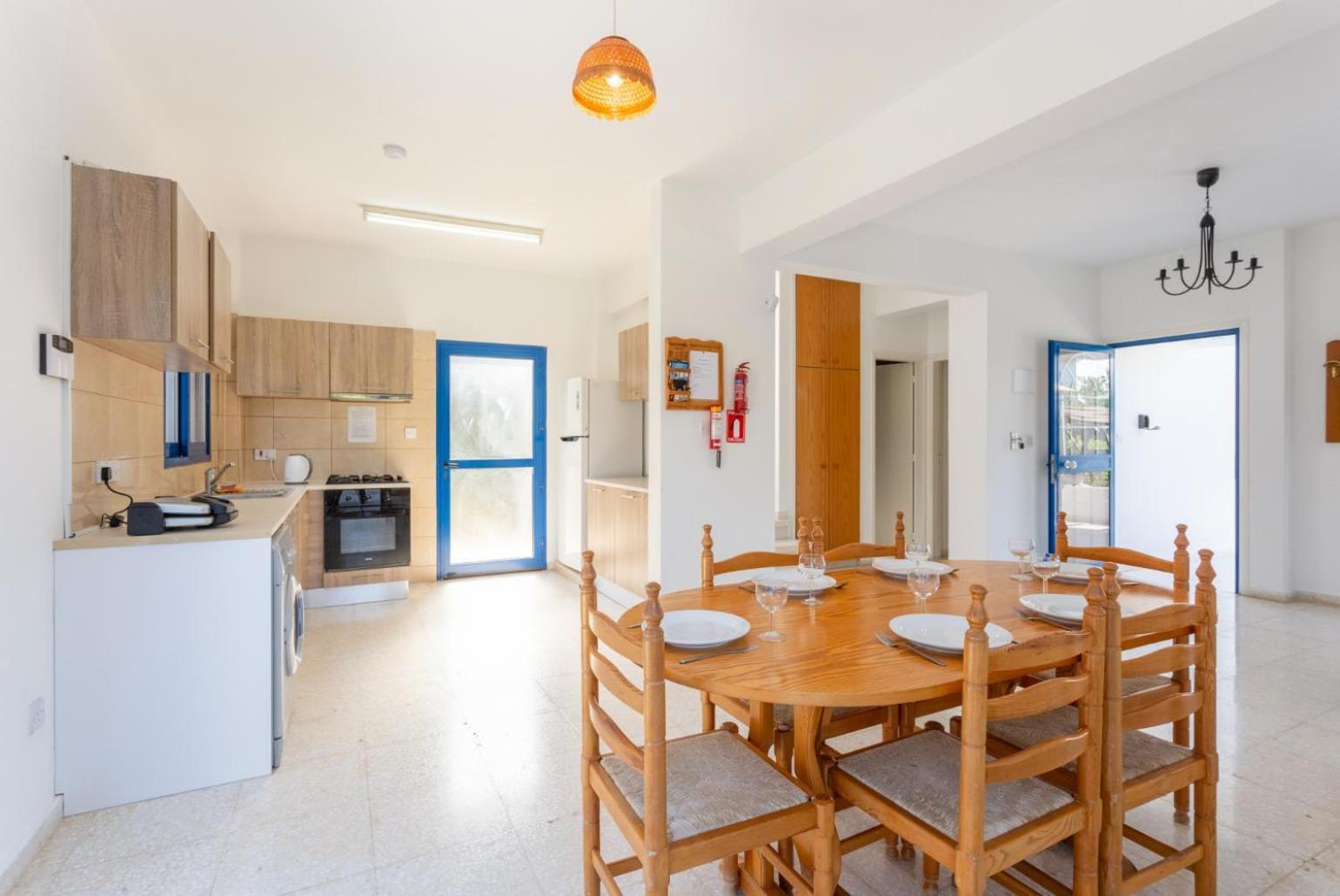 Villa Charoula Pente Paphos Exteriör bild