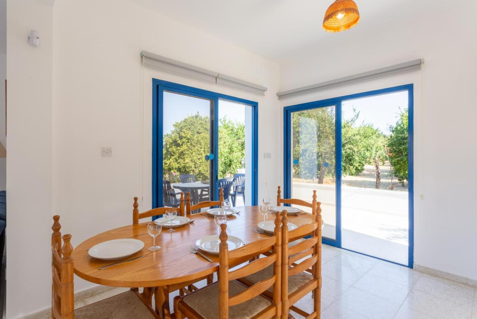Villa Charoula Pente Paphos Exteriör bild